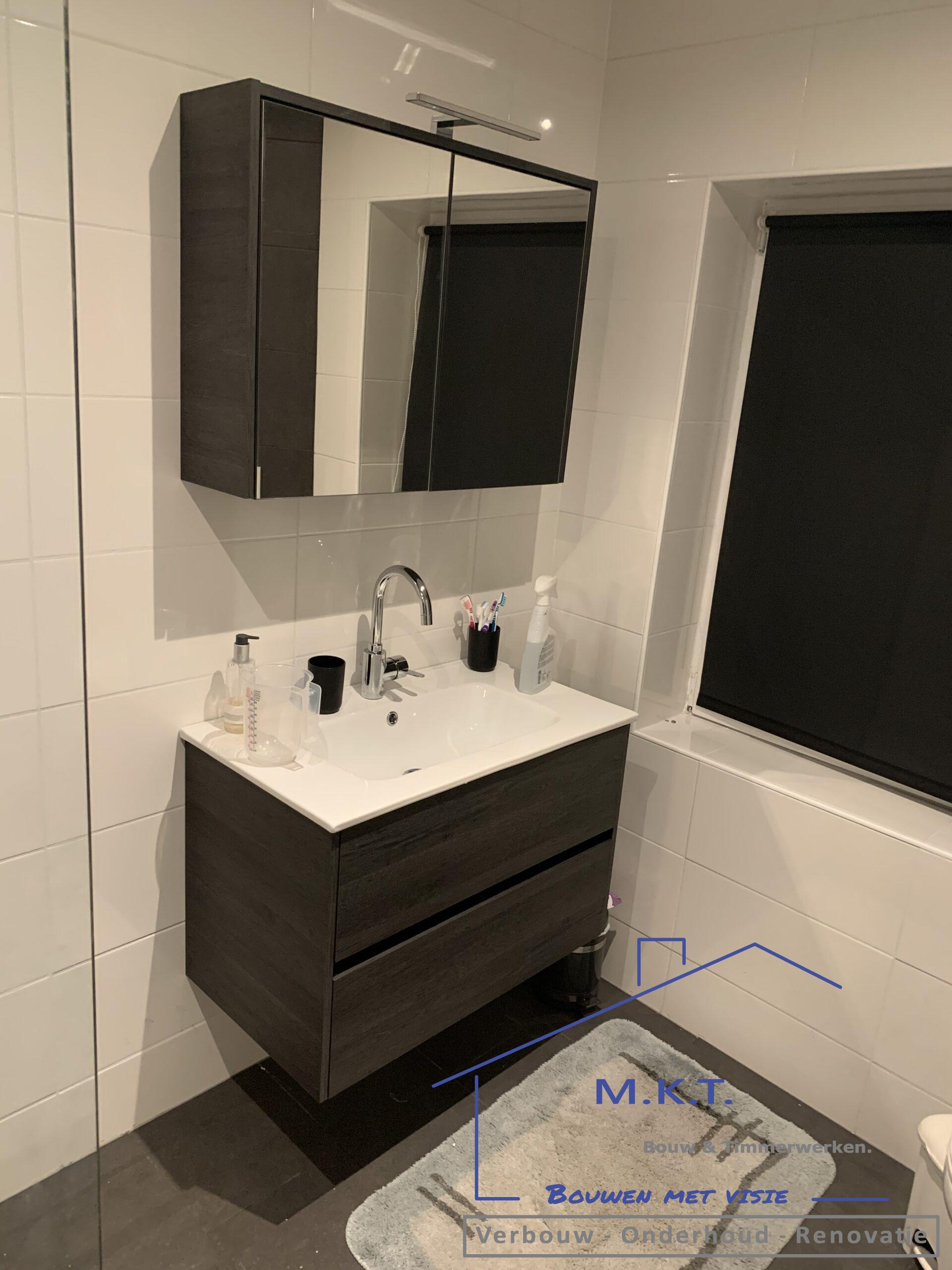 Luxe douchecabine met regendouche