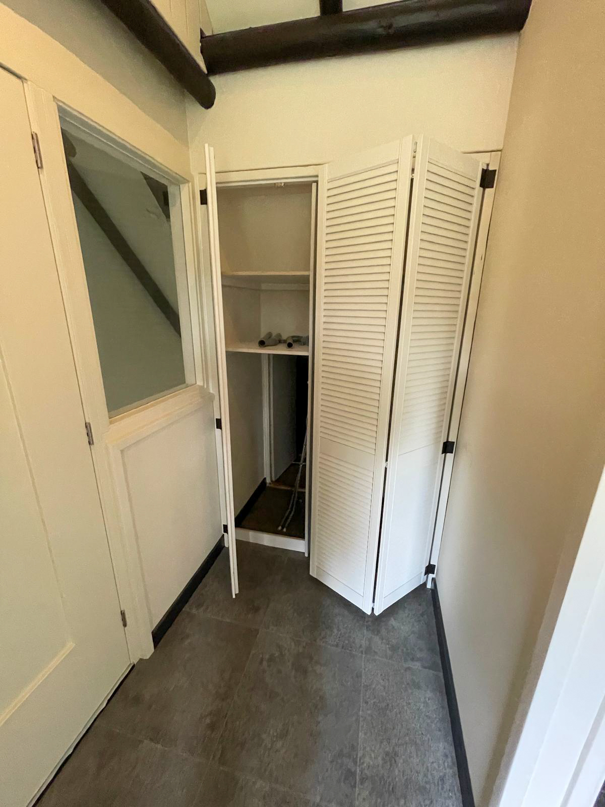 Renovatie met nieuwe kozijnen en afwerking